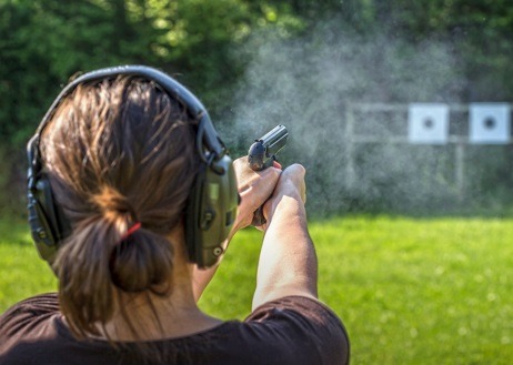 girl-shooting girl-shooting